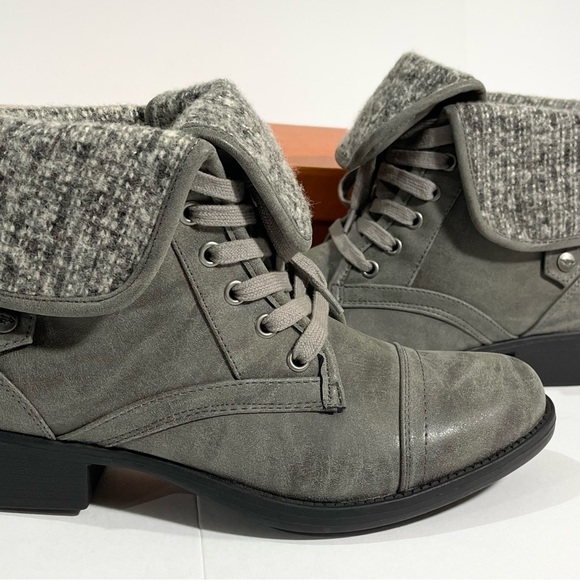 Rocket Dog Taylor Heirloom Fold Down Sweater Cuff Combat Style Ankle Boots - Picture 9 of 16